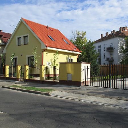Poroszlay Apartman Debrecín Exteriér fotografie