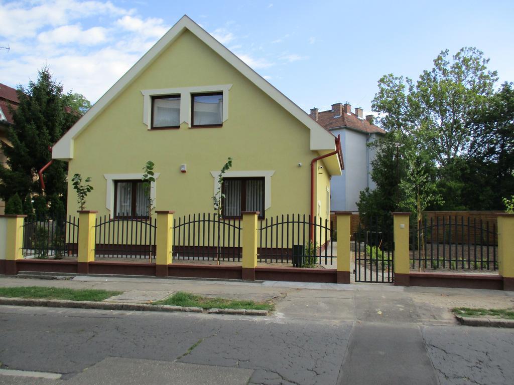 Poroszlay Apartman Debrecín Exteriér fotografie